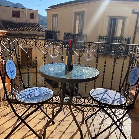 La Terrazza Sul Corso Apartment เชฟาลู ภายนอก รูปภาพ